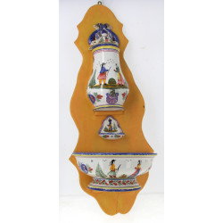 Fontaine d'applique en faïence polychrom