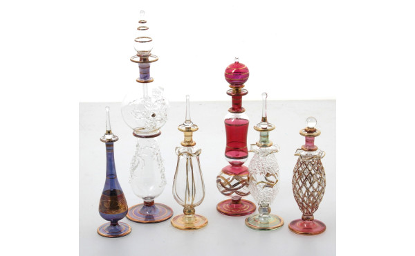 6 flacons de parfum en verre soufflé vén