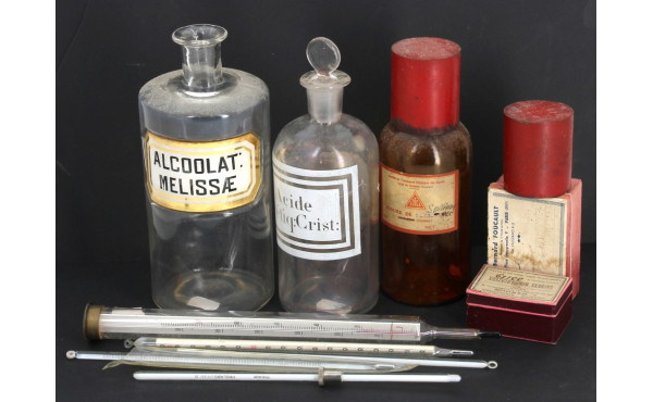 Thème PHARMACIE - Lot de 3 flacons ancie