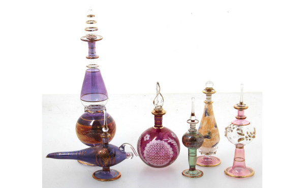 6 flacons de parfum en verre soufflé vén