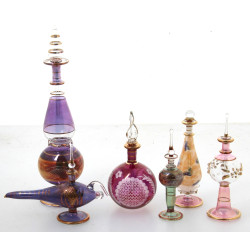 6 flacons de parfum en verre soufflé vén