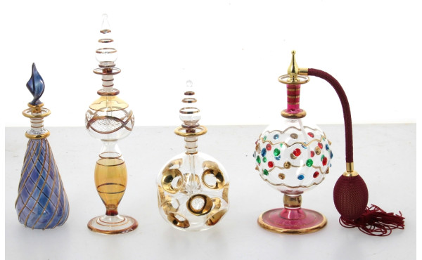 4 flacons en verre coloré de Murano, un 