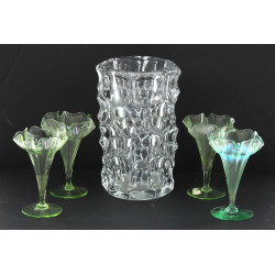 4 verres à liqueur de forme corolle anci