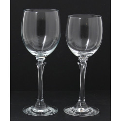 Eléments de service de verres à pied en 