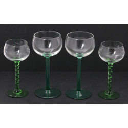 6 verres à vin blanc à piètement vert ém