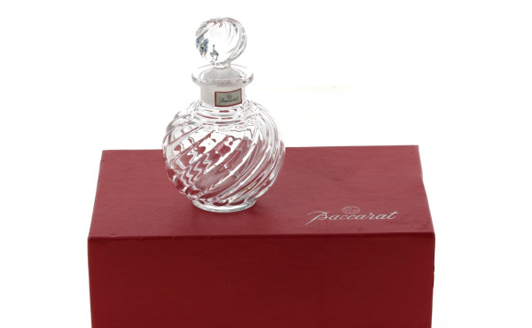BACCARAT - Flacon "Jasmin" en cristal à 
