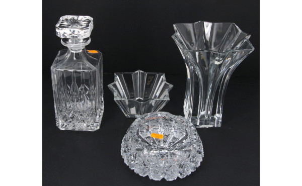 Lot de verreries : BACCARAT - Coupelle f