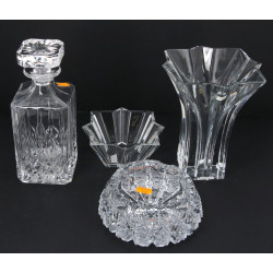 Lot de verreries : BACCARAT - Coupelle f