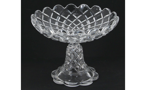 BACCARAT - Coupe sur piédouche en crista