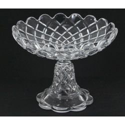 BACCARAT - Coupe sur piédouche en crista