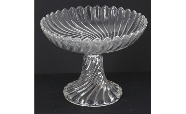 BACCARAT - Coupe sur piédouche ancienne 