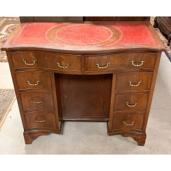 Petit bureau anglais en placage d'acajou