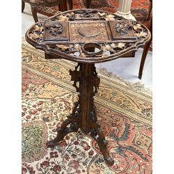 FORET NOIRE - Petite table de fumeur tri