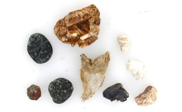 Lot de minéraux divers