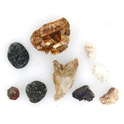 Lot de minéraux divers