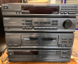 Chaîne hifi de marque SONY et 2 enceinte