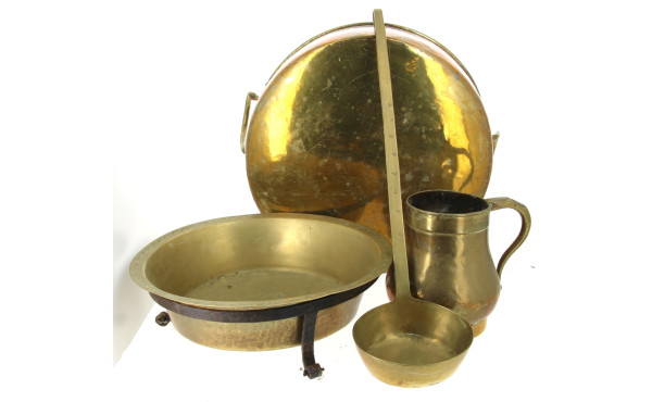 Lot de 4 cuivres anciens : deux bassines