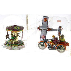 Lot de 3 jouets à clé moderne (un manège