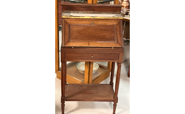 Petit bureau de pente volant en acajou e