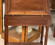 Petit bureau de pente volant en acajou e