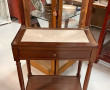 Petit bureau de pente volant en acajou e