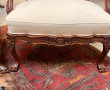 Paire de large fauteuils en acajou sculp