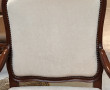 Paire de large fauteuils en acajou sculp