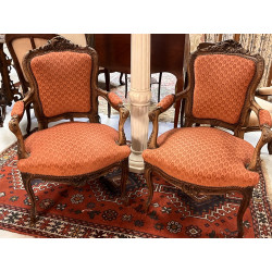 Paire de chaises basses laquées crème (u