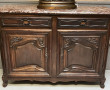 Buffet ancien en noyer sculpté et moulur