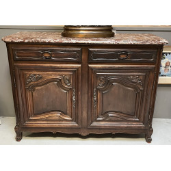 Buffet ancien en noyer sculpté et moulur
