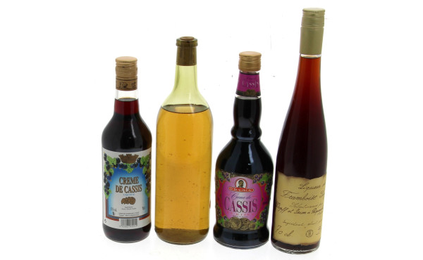 Lot de 4 B d'alcool : liqueur de framboi