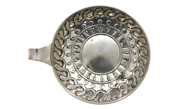 Coupelle en forme de teste-vin en argent