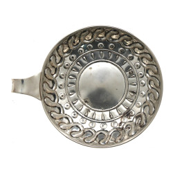 Coupelle en forme de teste-vin en argent