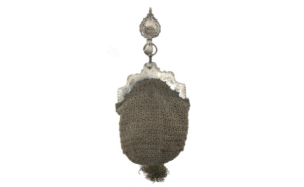 Aumônière à fermoir en argent, travail é