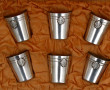 6 gobelets à liqueur en métal argenté à 