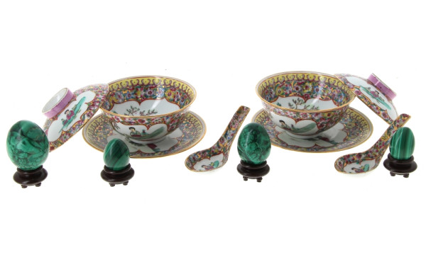 CHINE - Paire de bols couverts sur souco