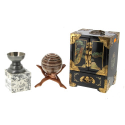 CHINE - Serre-bijoux en laque noir à déc