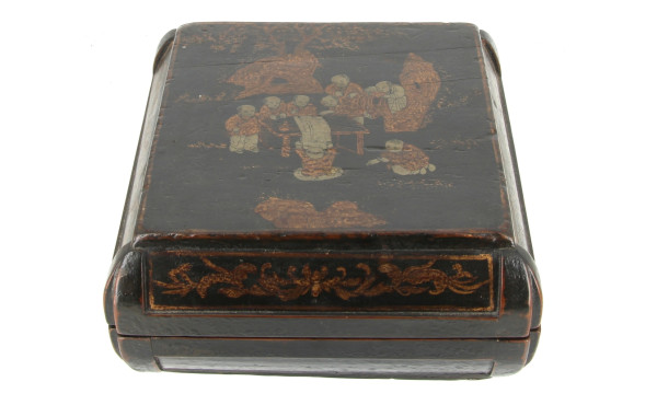 CHINE - Grand coffret en laqué à décor d