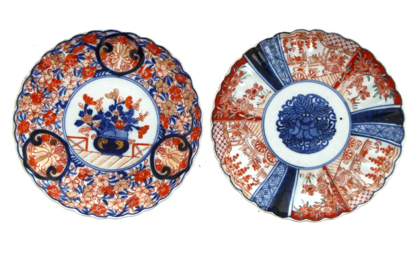Deux assiettes en porcelaine à décor Ima