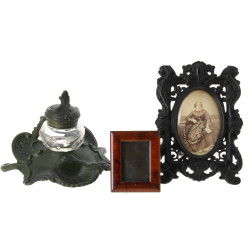 Encrier rocaille en métal composition à 