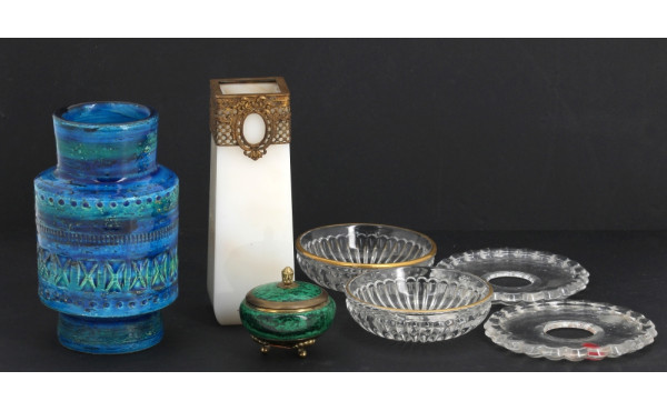 Petit vase en onyx blanc et col cage ajo