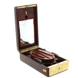 Coffret de voyage ancien en acajou et la