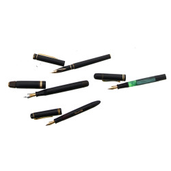 4 stylos vintages, plumes or 14 carats, 