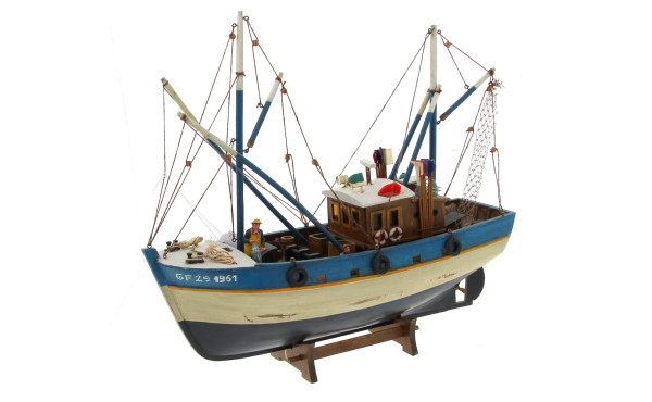 Maquette de bateau de pêche H 38 x L 46 