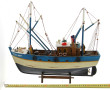 Maquette de bateau de pêche H 38 x L 46 