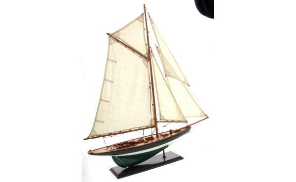 Belle maquette du Penduick sur socle. Tr