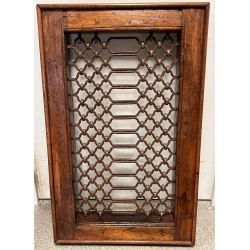 Cadre massif en bois avec grille en fer 