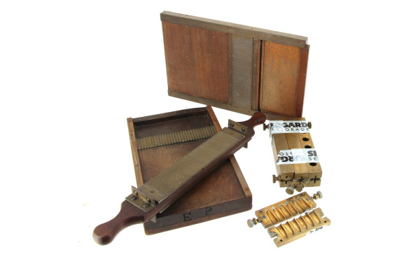 ART POPULAIRE - Ancien pillulier d'apoth