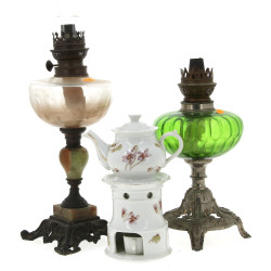 Deux lampes à pétrole anciennes dont une