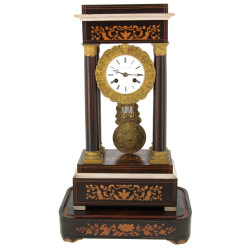 Pendule portique style Charles X en bois